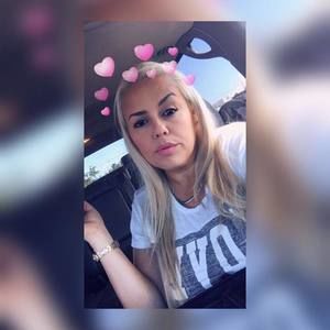 Meet your Posher, Leticia